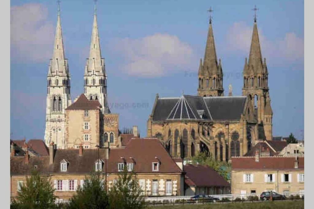 Appartement De Charme Plein Coeur De Moulins Мулен Экстерьер фото